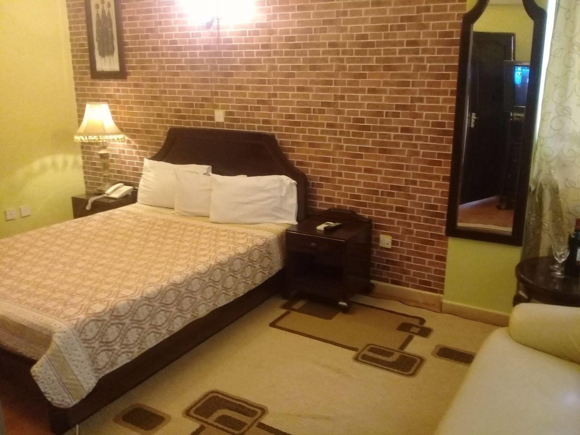 Osy Grand Hotel Moshi Kilimanjaro Tanzania エクステリア 写真