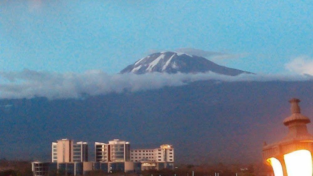 Osy Grand Hotel Moshi Kilimanjaro Tanzania エクステリア 写真